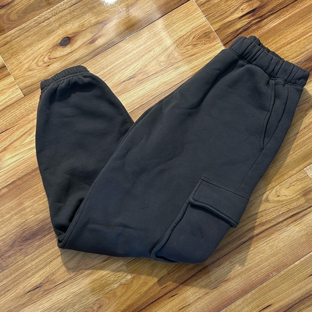 Abercrombie & Fitch oversized women’s sweatpants